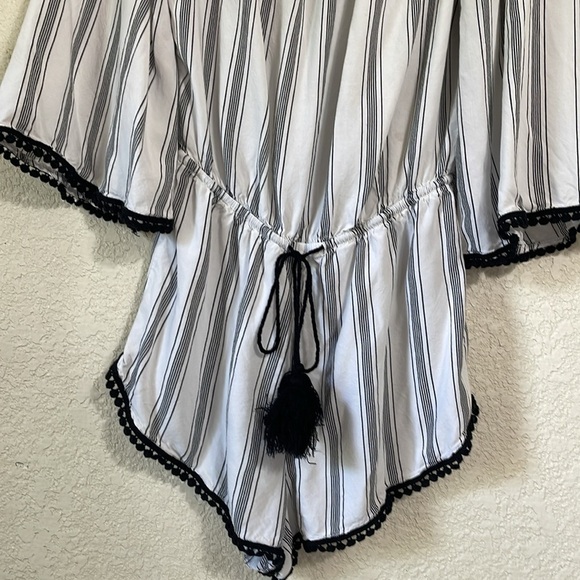 Forever 21 Striped Off-Shoulder Women's Top - Picture 3 of 7